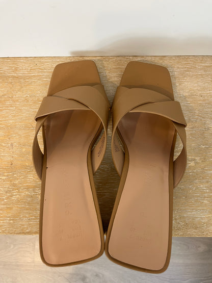 PRIMARK. Sandalia beige tira cruzada. T 40