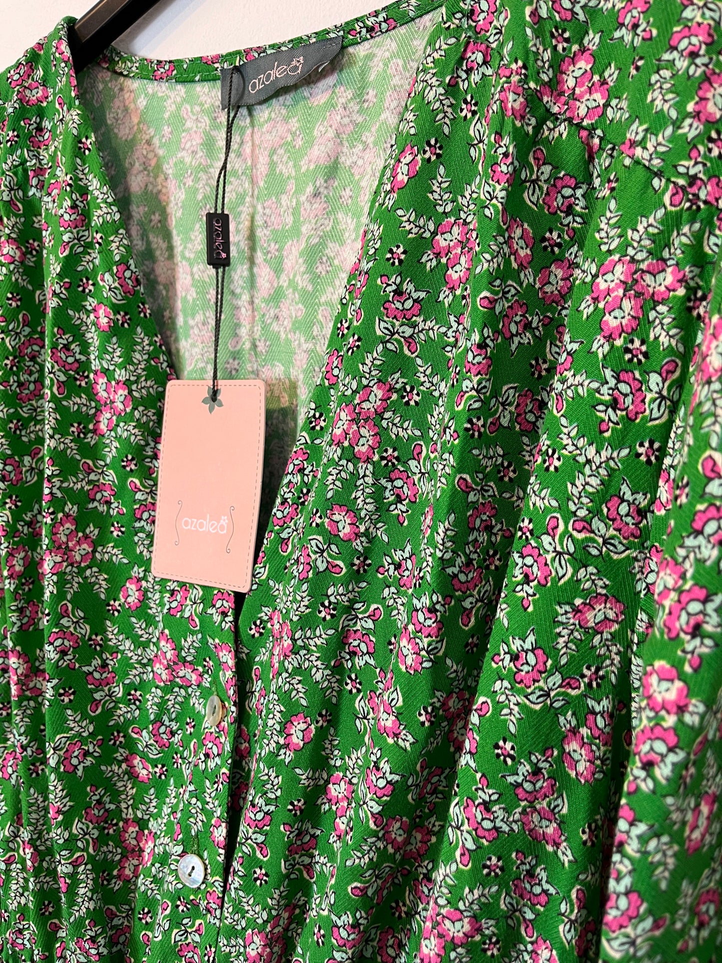 AZALEA. Flowy floral green dress. TS/M