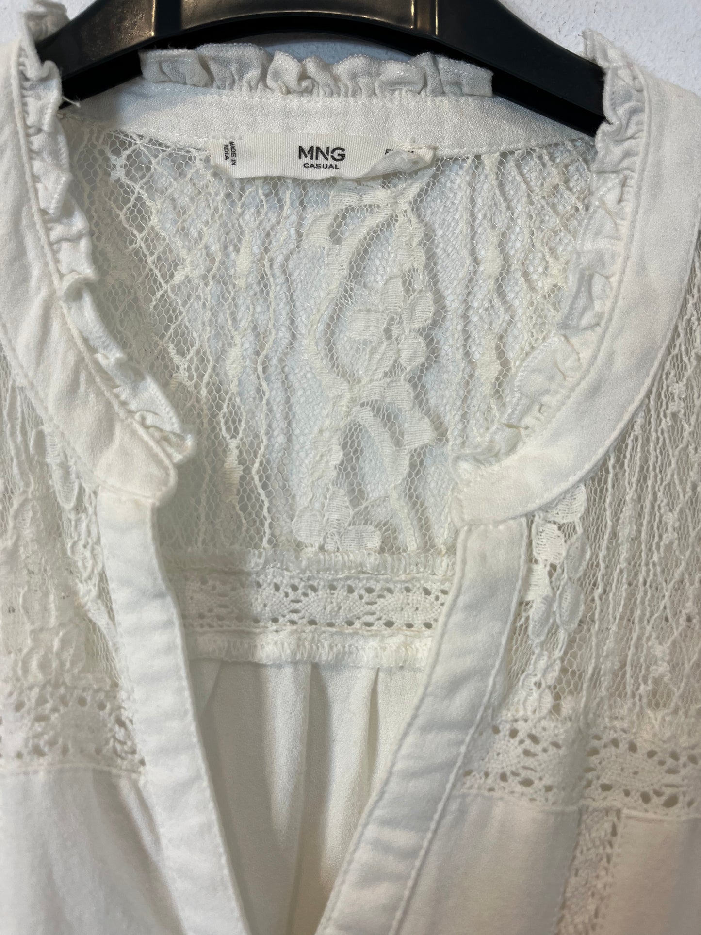 MANGO. White blouse with lace detail. TM