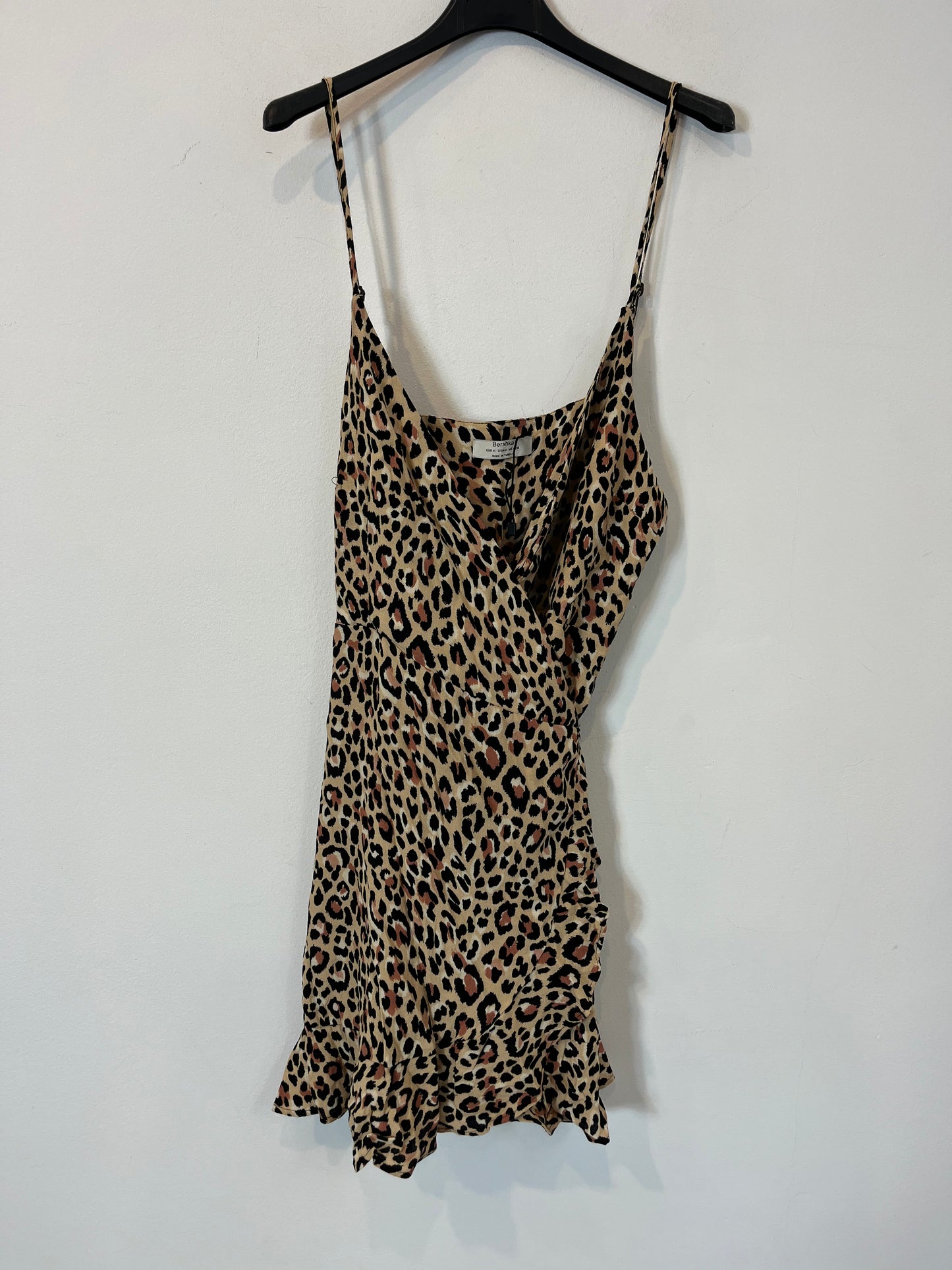 BERSHKA. Animal print wrap short dress.TM