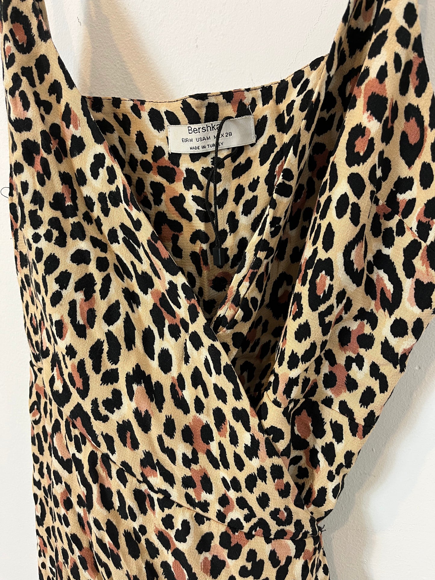 BERSHKA. Animal print wrap short dress.TM