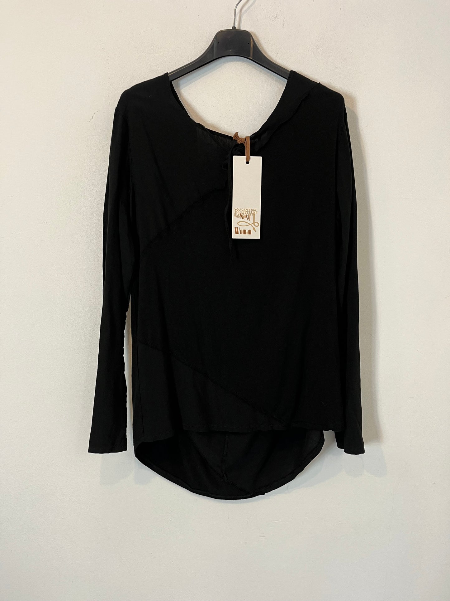 SEXY WOMAN. Flowy black top with back detail. YOU (S/M)