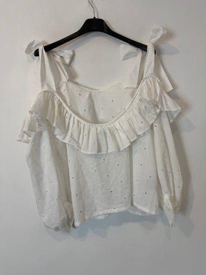 NATALIE CONSTANTINIDOU. Blusa blanca hombros al aire