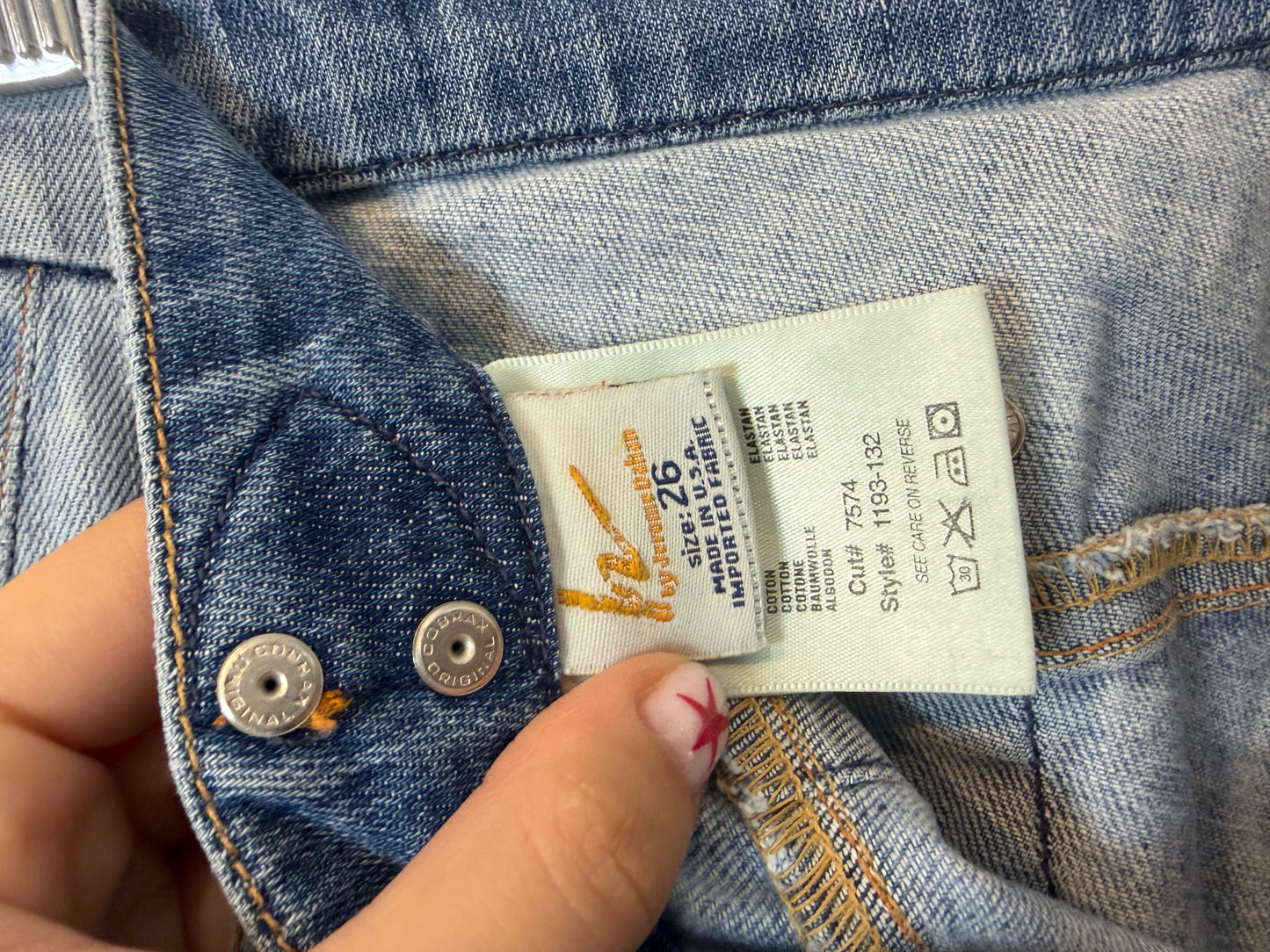 CITIZENS OF HUMANITY. Denim ligeramente acampanado