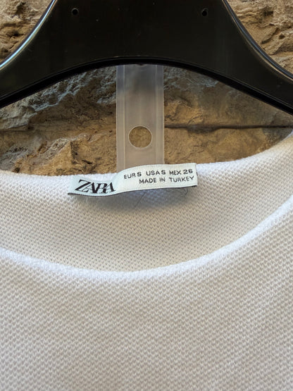 ZARA. Conjunto falda  y top blanco textura
