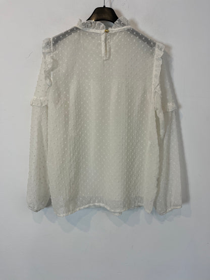 OTHERS. Flowing white plumeti blouse. TS