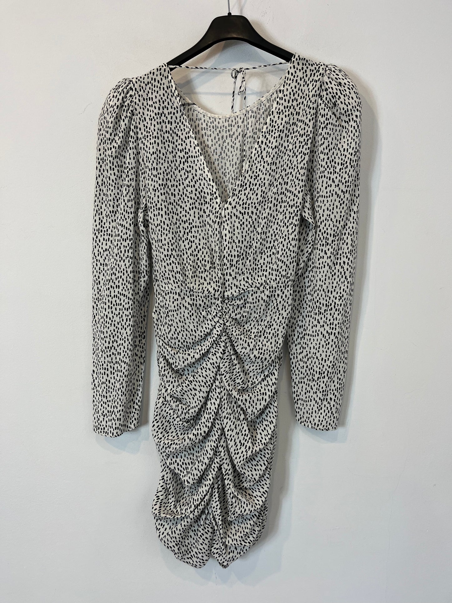 ZARA. Vestido corto blanco y negro fruncidos. T S