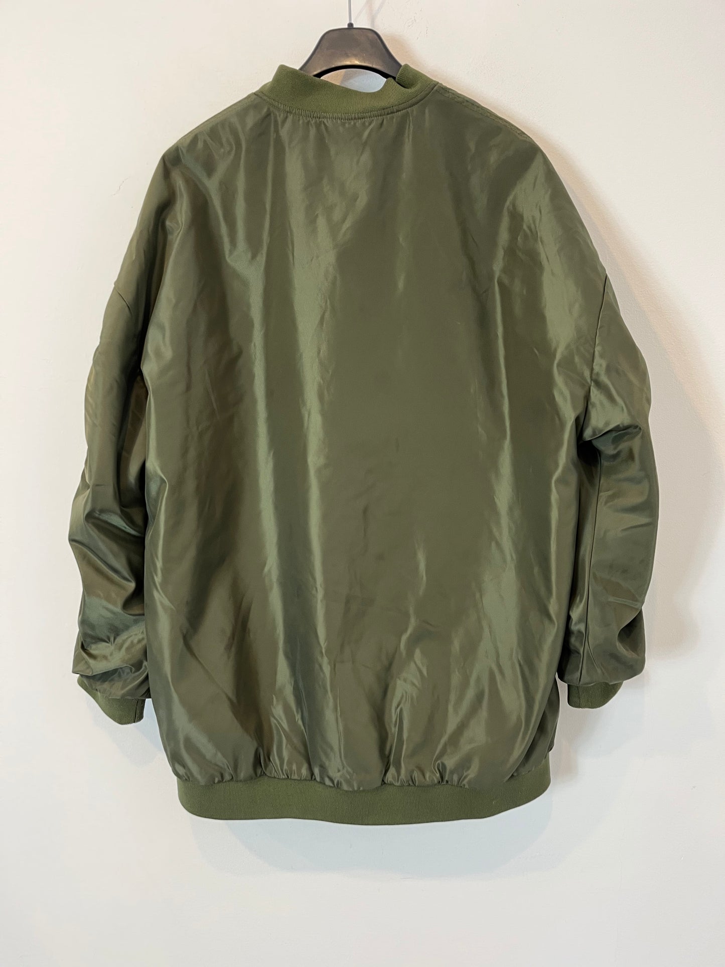 SLOWLOVE. Green bomber jacket with sleeve detail. TS