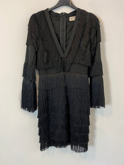 SÉSAMO. Vestido corto flecos. T S