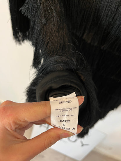 SÉSAMO. Vestido corto flecos. T S