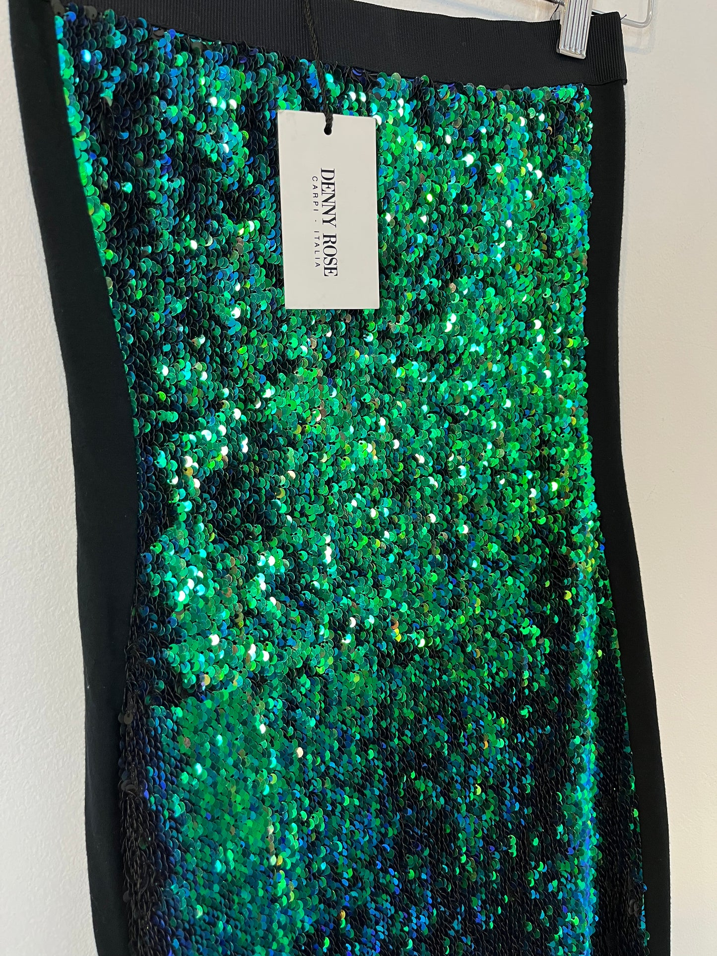 DENNY ROSE. Vestido corto lentejuelas. T XS