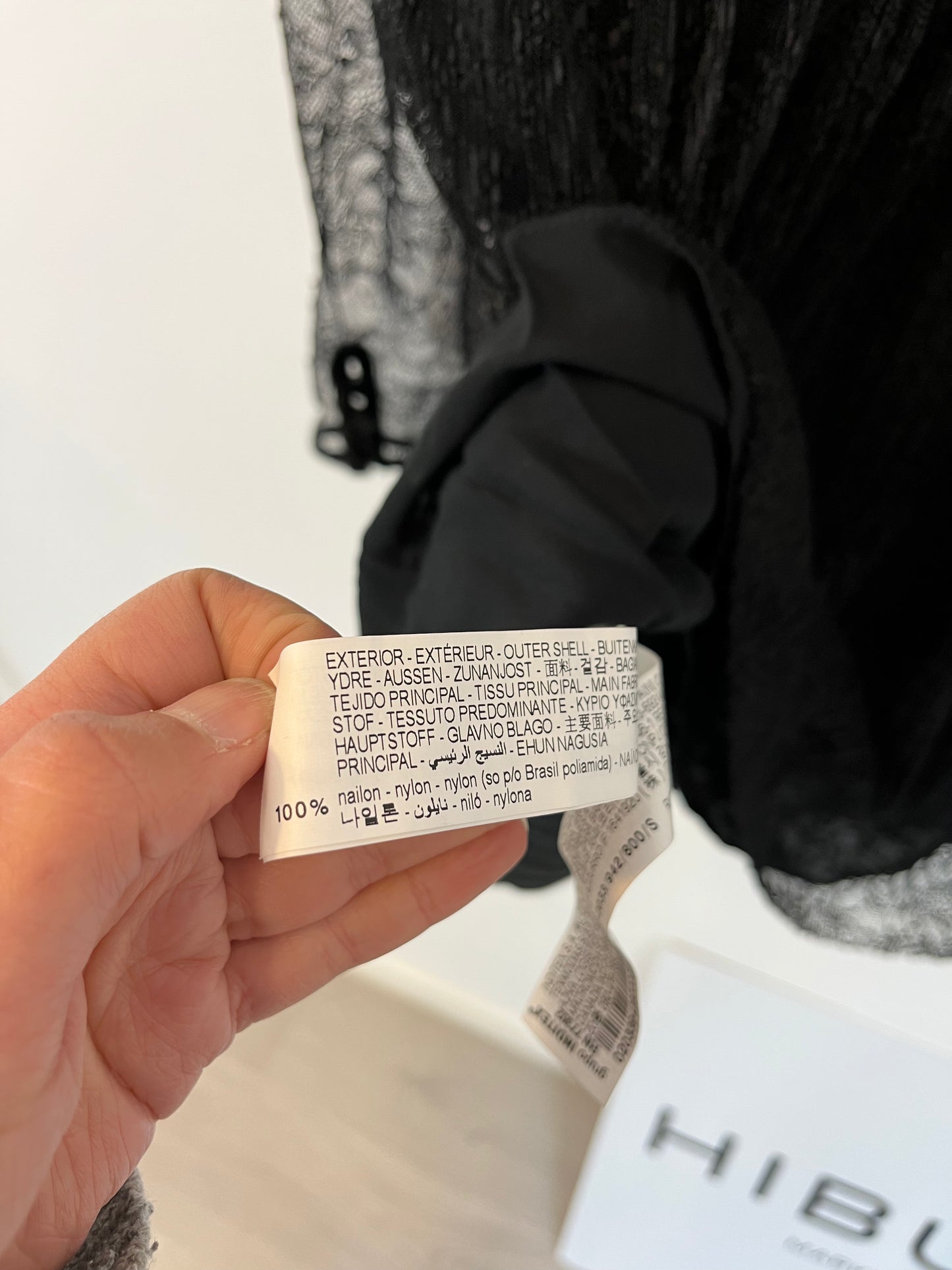 ZARA. Vestido negro corto encaje. T S