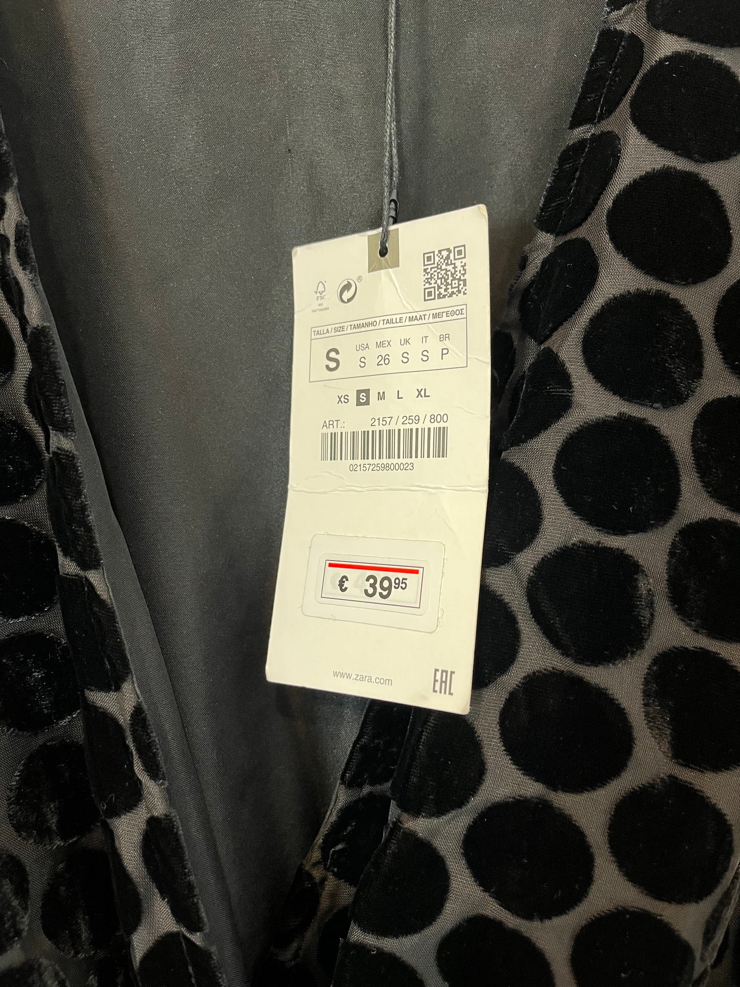 ZARA. Black dress with gathered velvet. TS