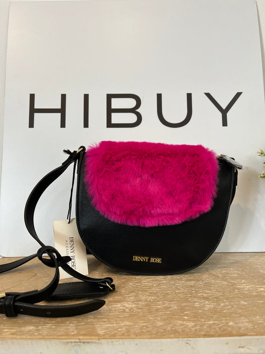 DENNY ROSE. Bolso negro solapa rosa pelo