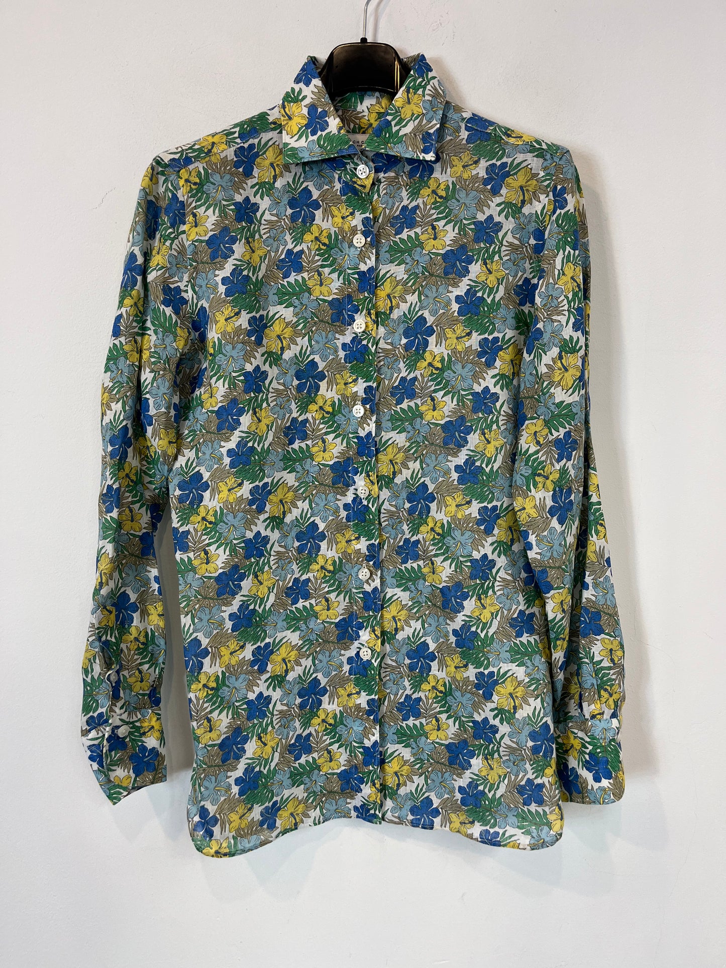 BENCH CORNER. Camisa lino flores. T 42 (S)