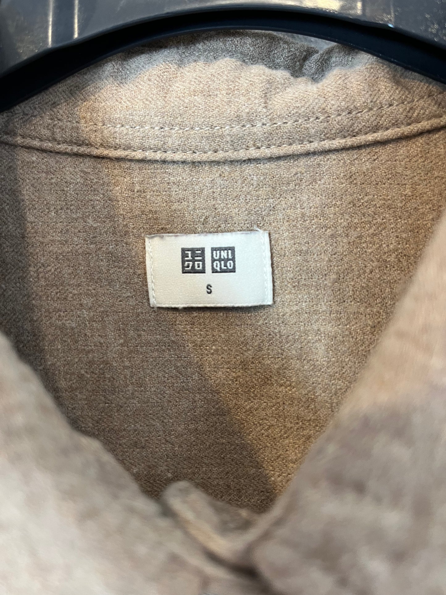 UNIQLO. Dark beige cotton shirt. TS