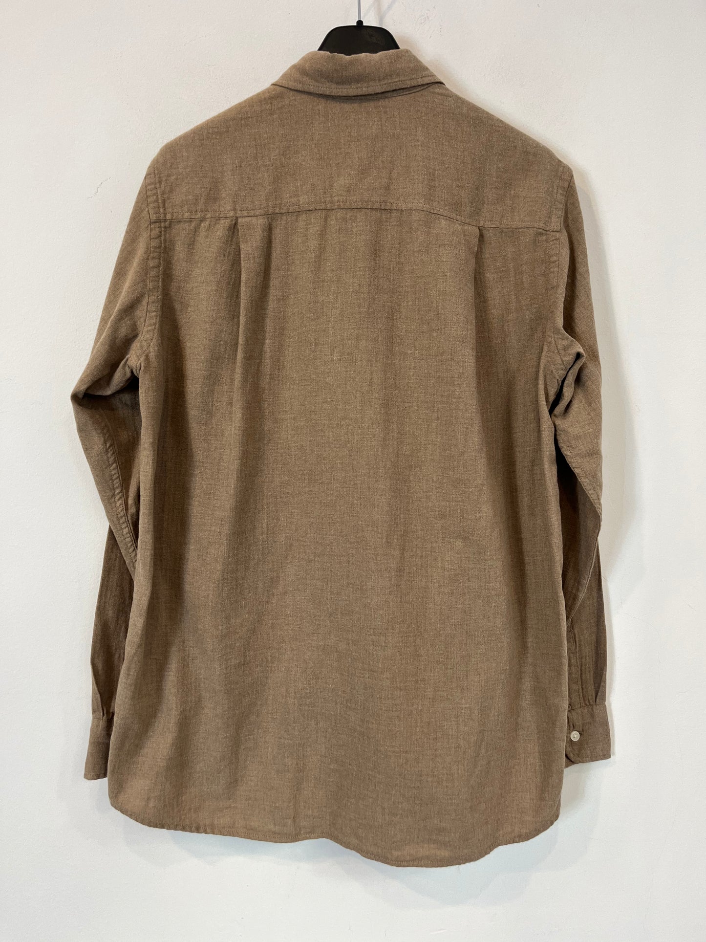 UNIQLO. Dark beige cotton shirt. TS