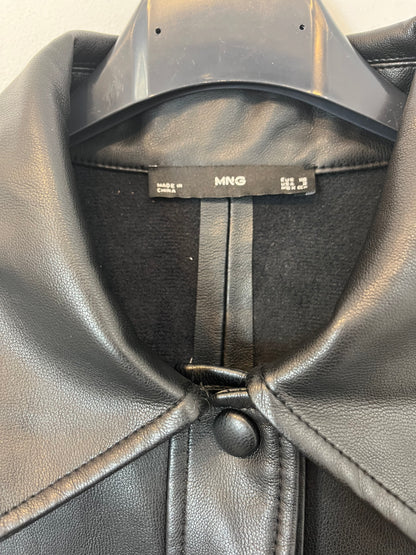 MANGO. Chaqueta negra efecto piel. T XS/S