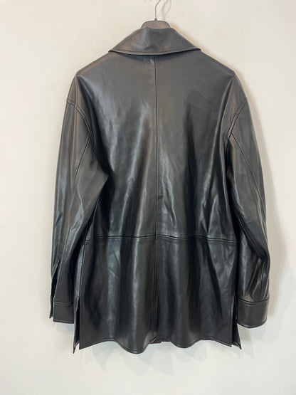 MANGO. Chaqueta negra efecto piel. T XS/S