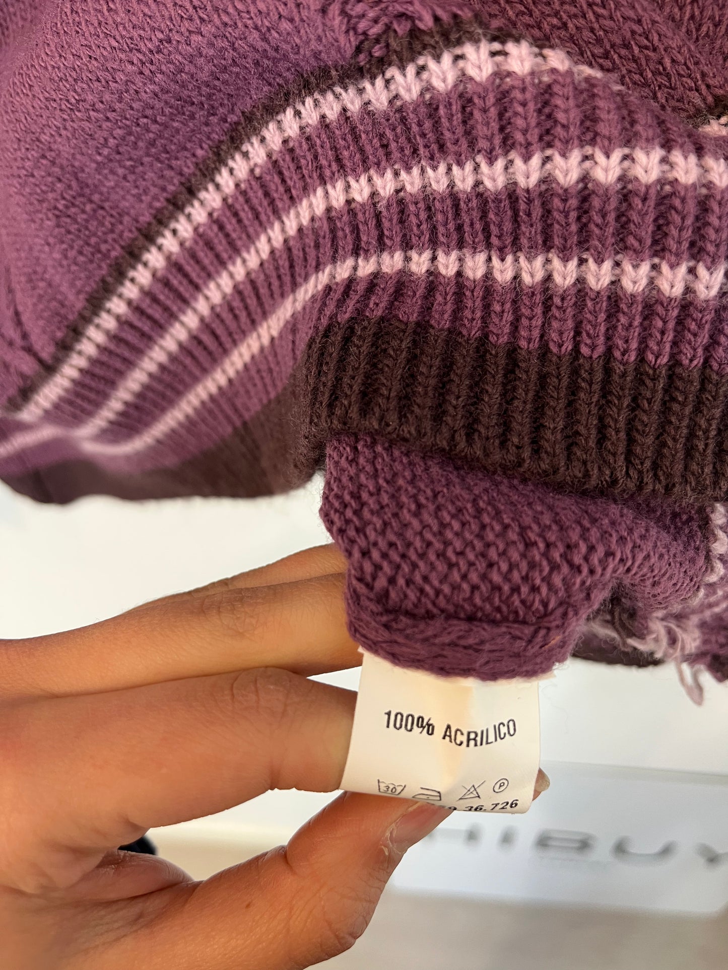 NOON. Purple V-neck sweater TS/M