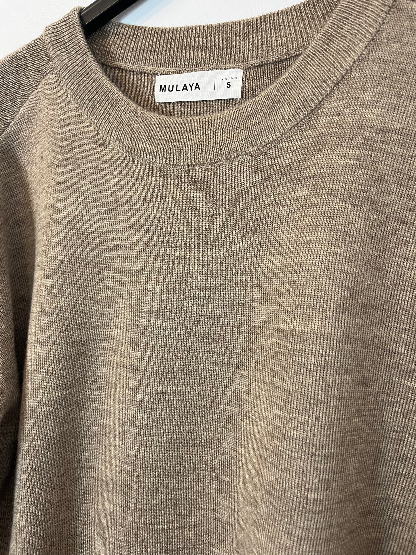 MULAYA. Beige sweater. TS