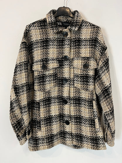 ZARA. Chaqueta tweed fluida botones. T XS/S