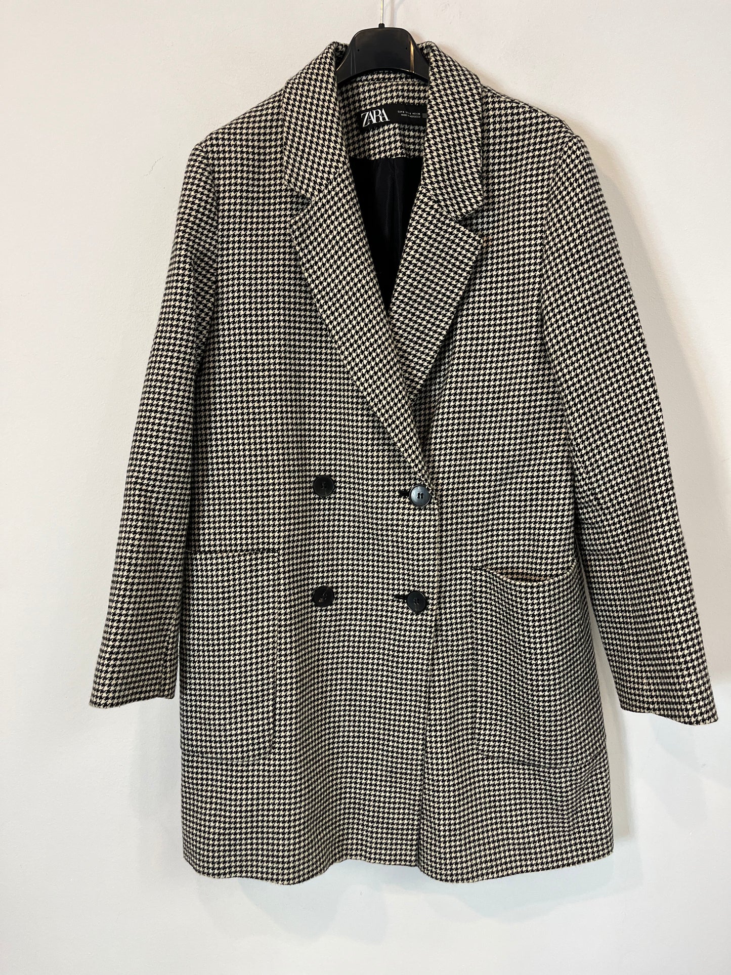 ZARA. Abrigo pata de gallo blanco y negro. T S