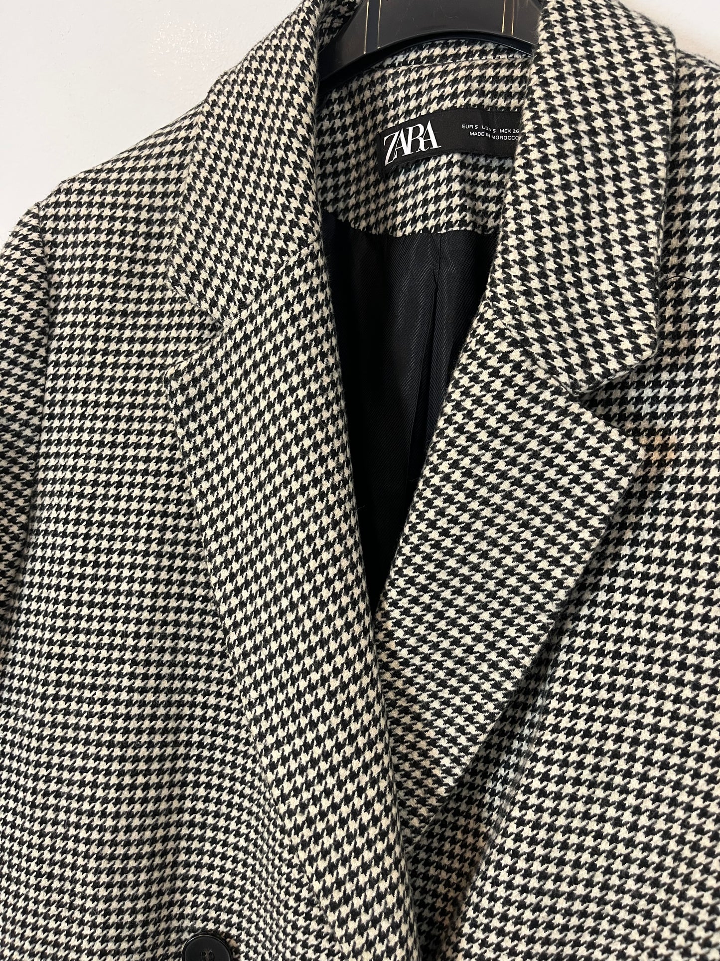 ZARA. Abrigo pata de gallo blanco y negro. T S