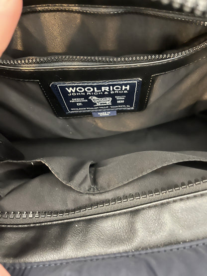 WOOLRICH. Bolso azul acolchado doble asa