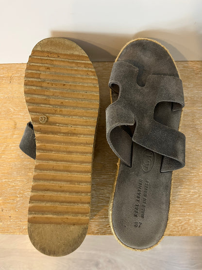 OTRAS. Sandalia esparto piel azul. T 37