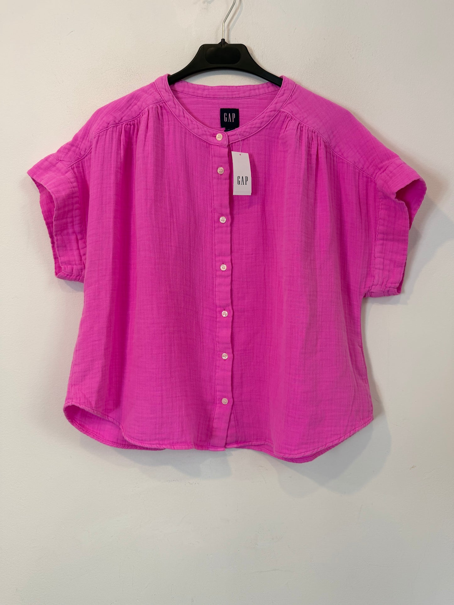GAP. Blusa fucsia muselina