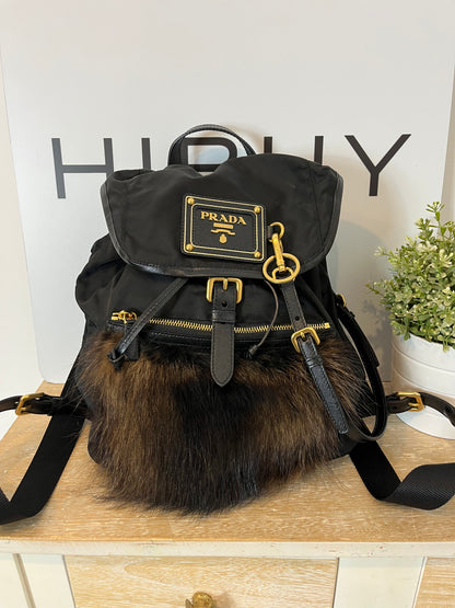 PRADA. Mochila negra detalle bolsillo