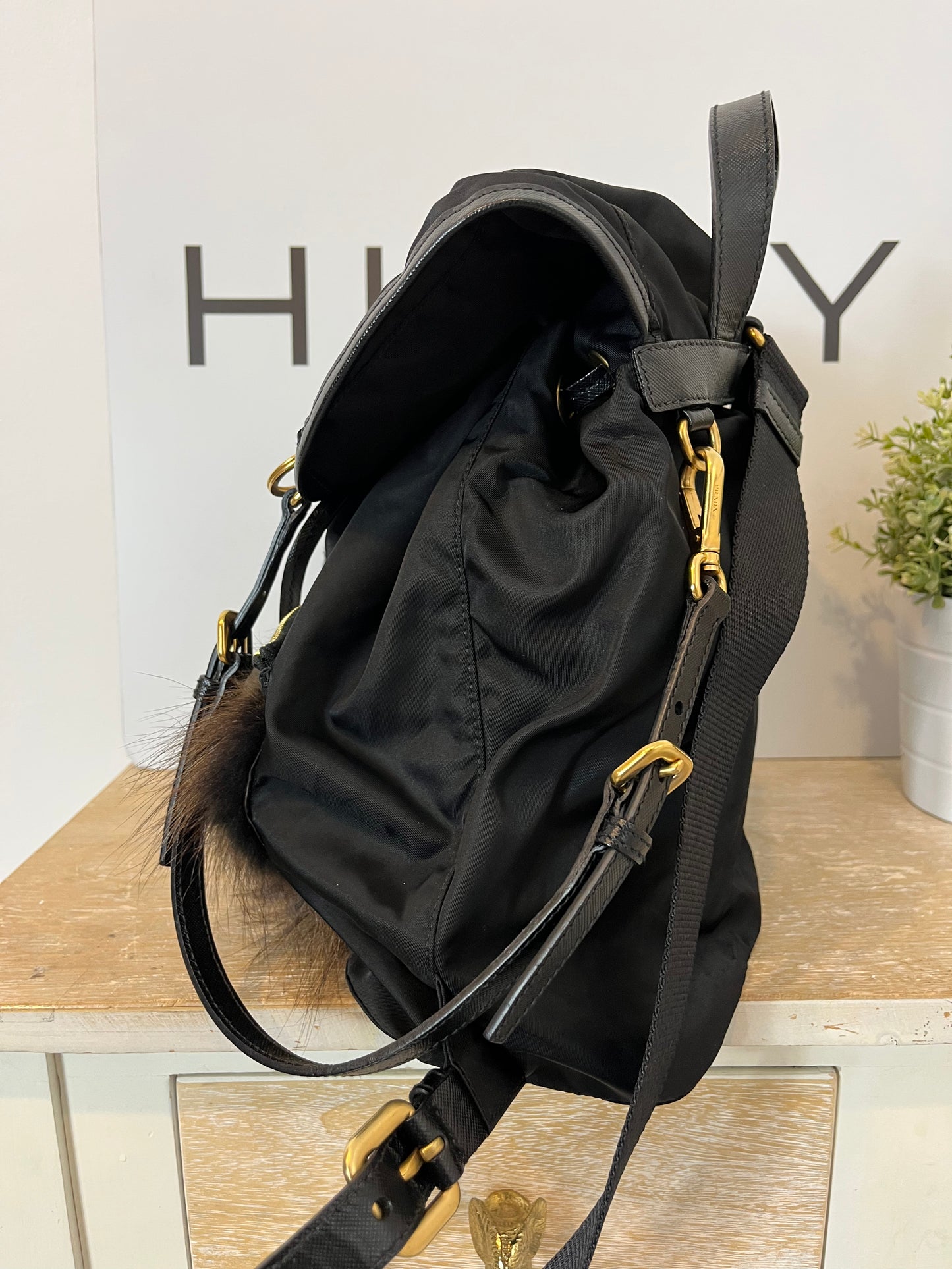 PRADA. Mochila negra detalle bolsillo