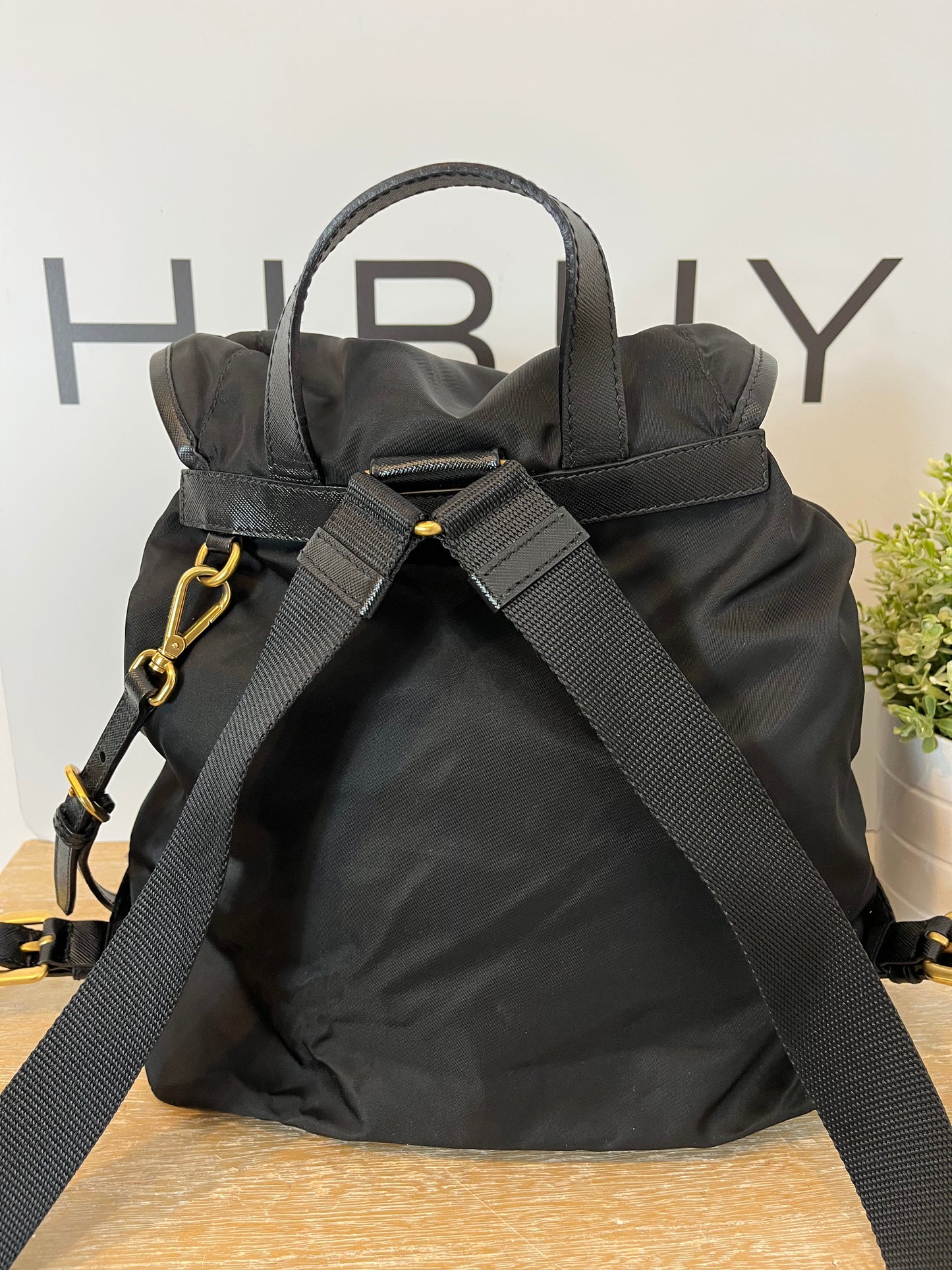 PRADA. Mochila negra detalle bolsillo