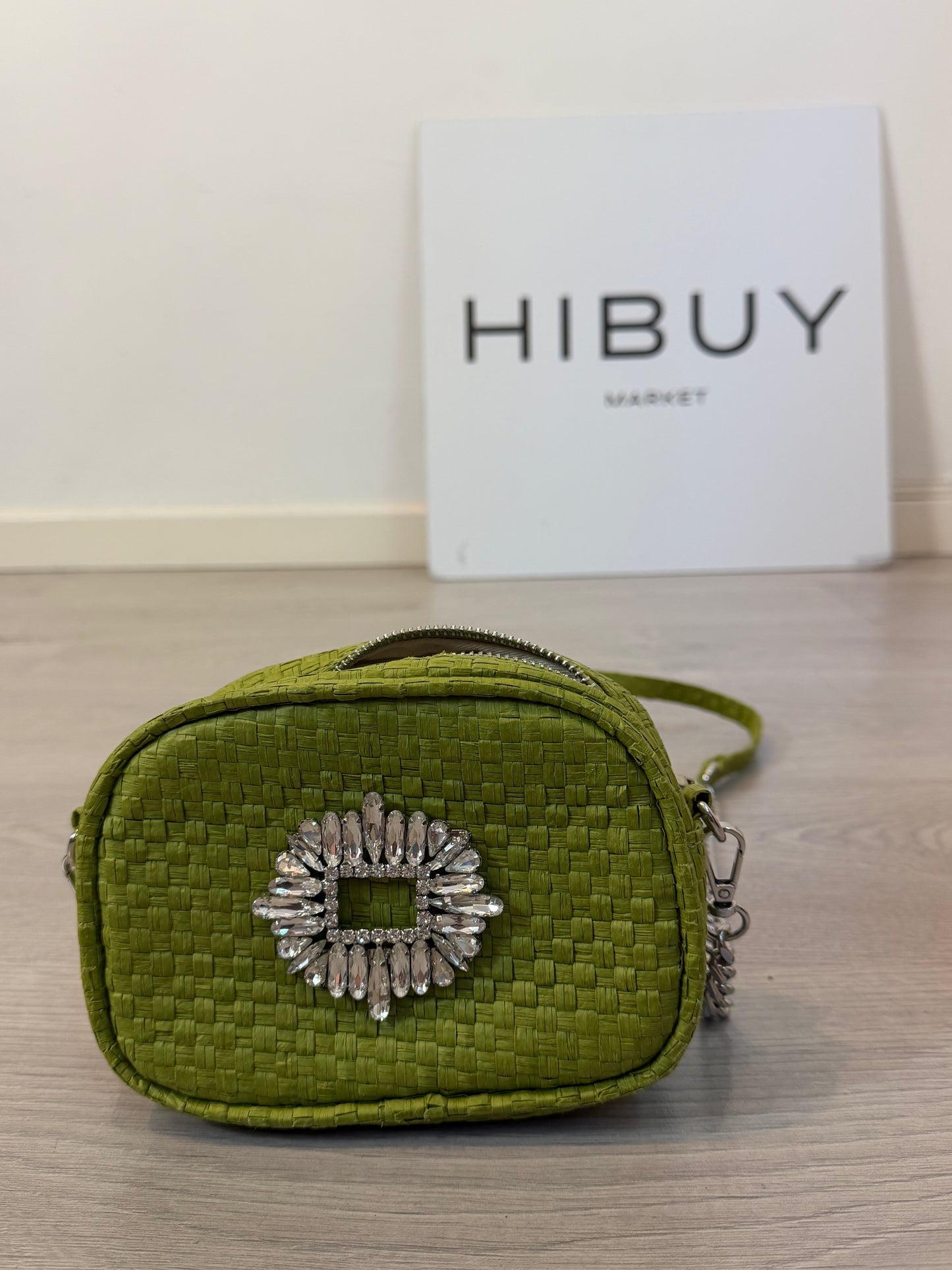 ZARA. Bolso verde broche