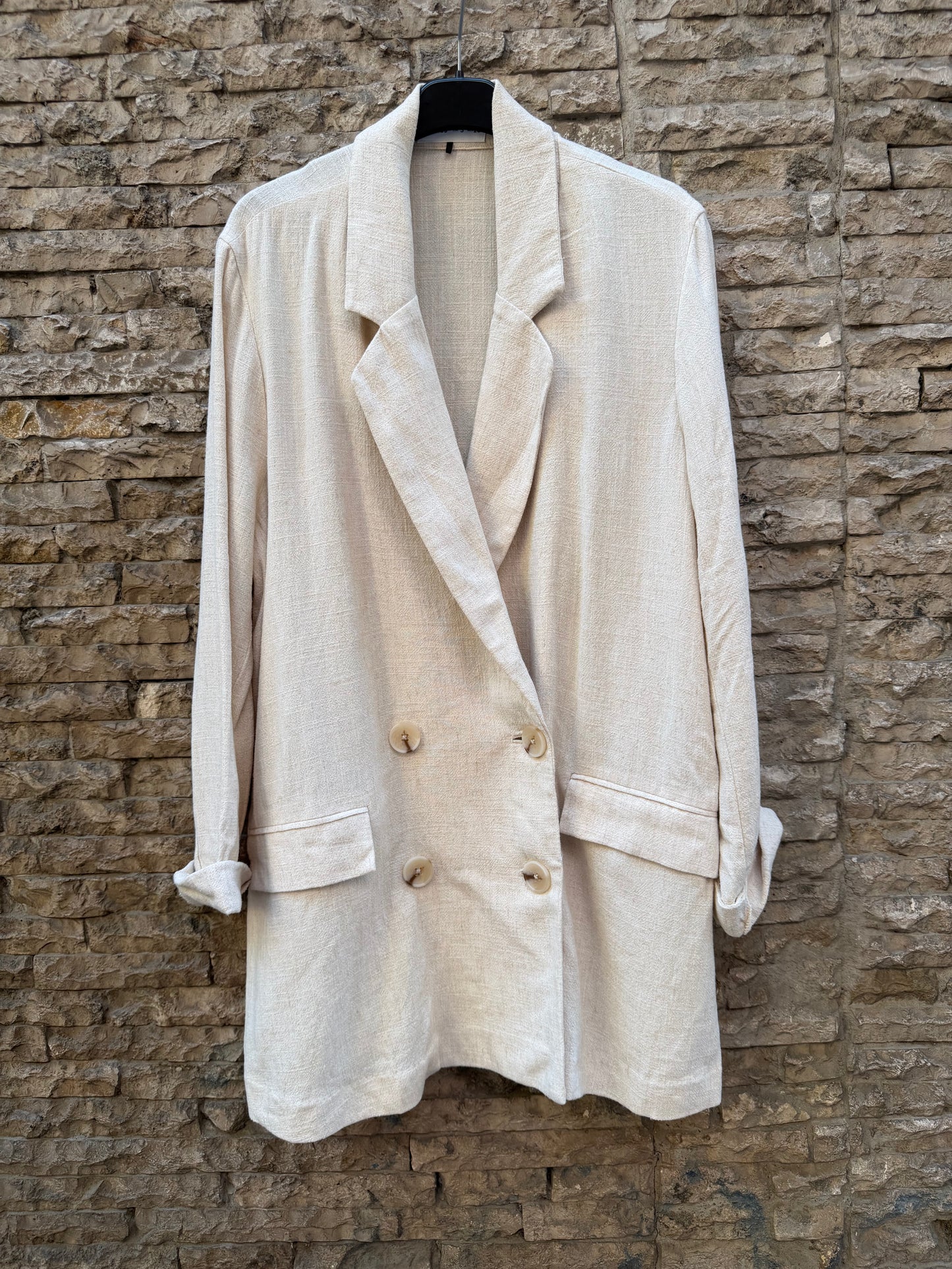 Blazer fluida beige con lino