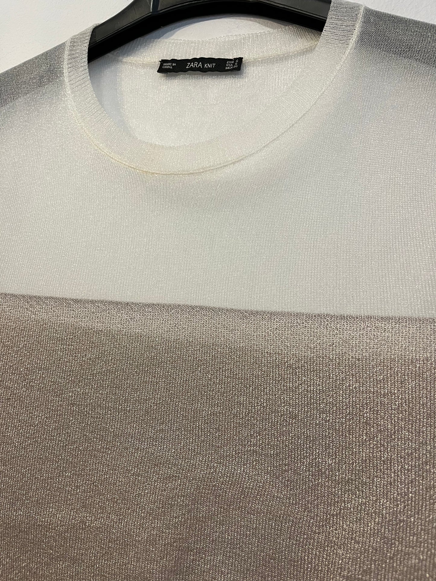 ZARA. Shiny thread top. TS