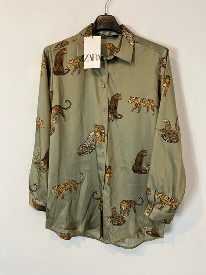 ZARA. Tiger green satin blouse. Size XS