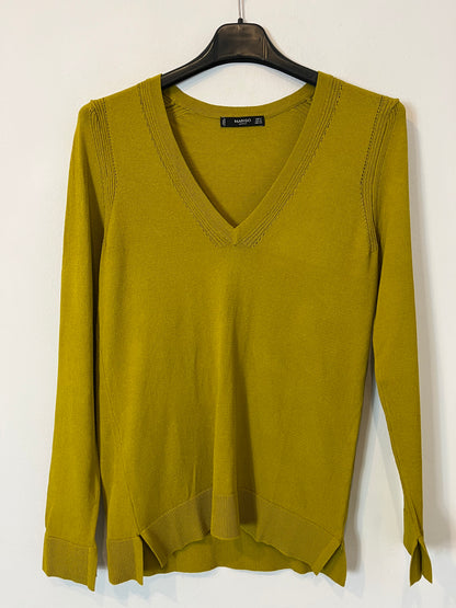 MANGO. Pistachio green stretch knit top. TS