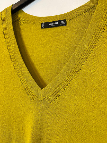 MANGO. Pistachio green stretch knit top. TS