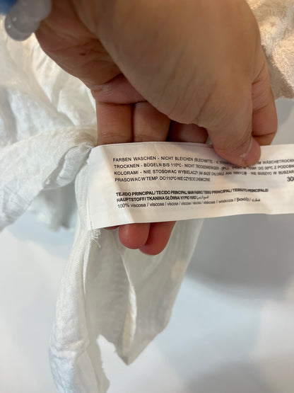 SFERA. White embroidered blouse. TS