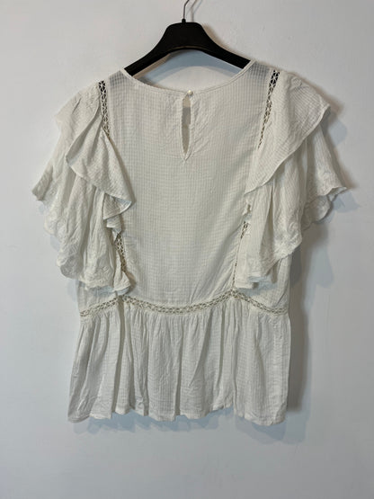 SFERA. White embroidered blouse. TS