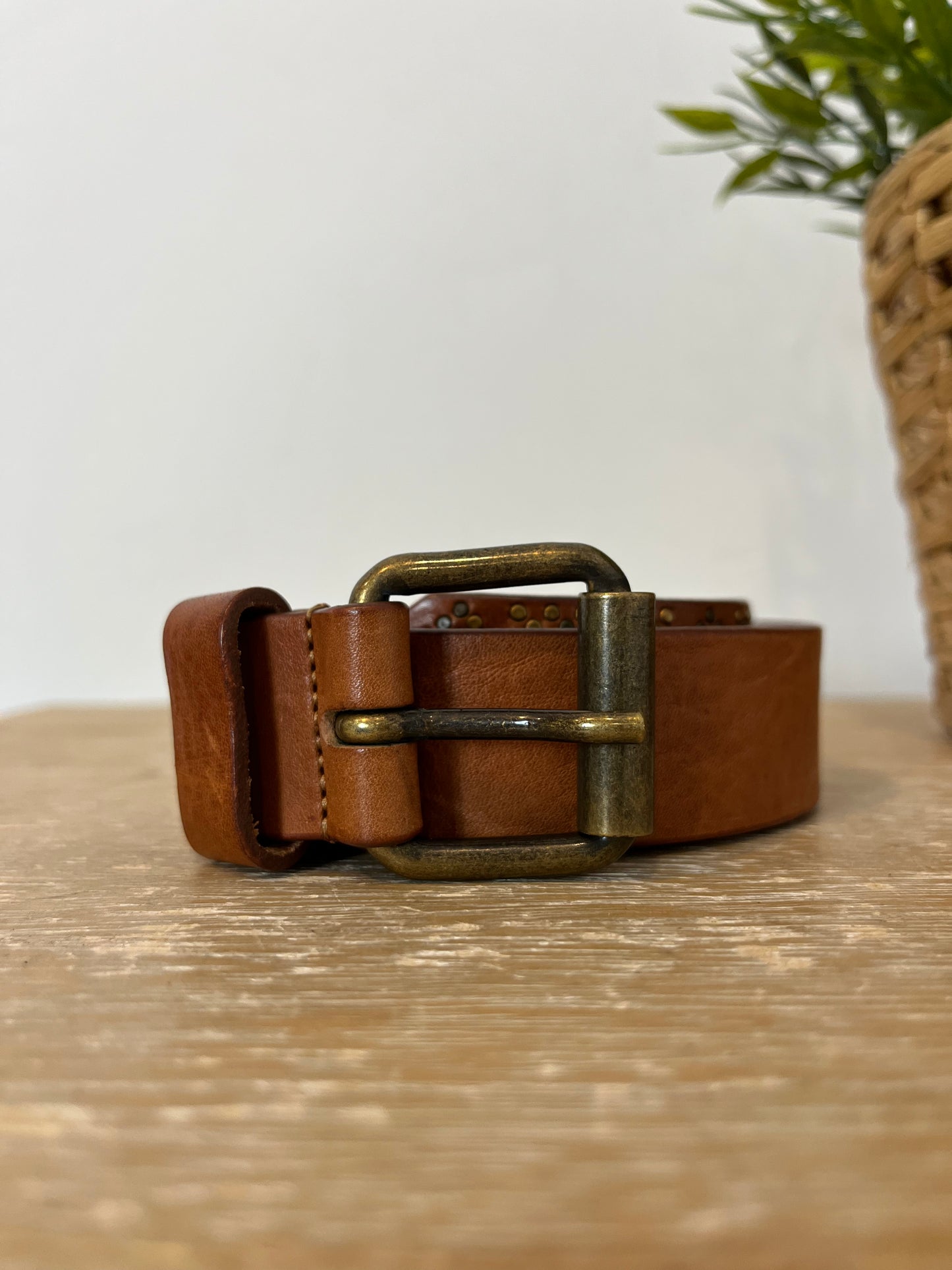 COMPTOIR DES COTONNIERS. Mini studded leather belt. T 2 (M)