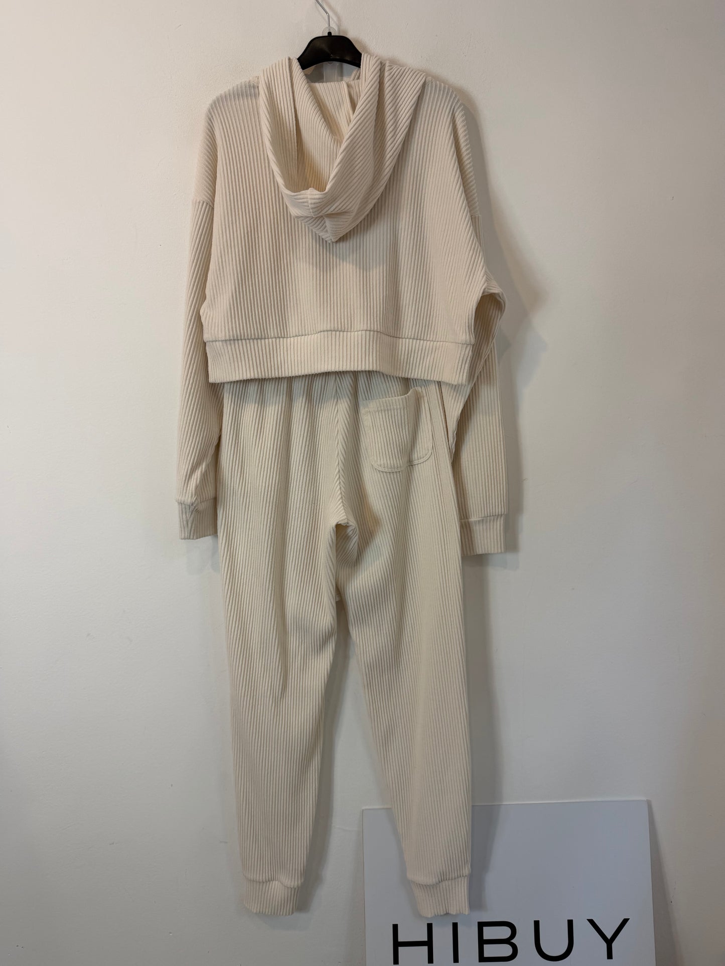 ALO. Conjunto blanco roto jersey y pantalón largo. T XXS y XS