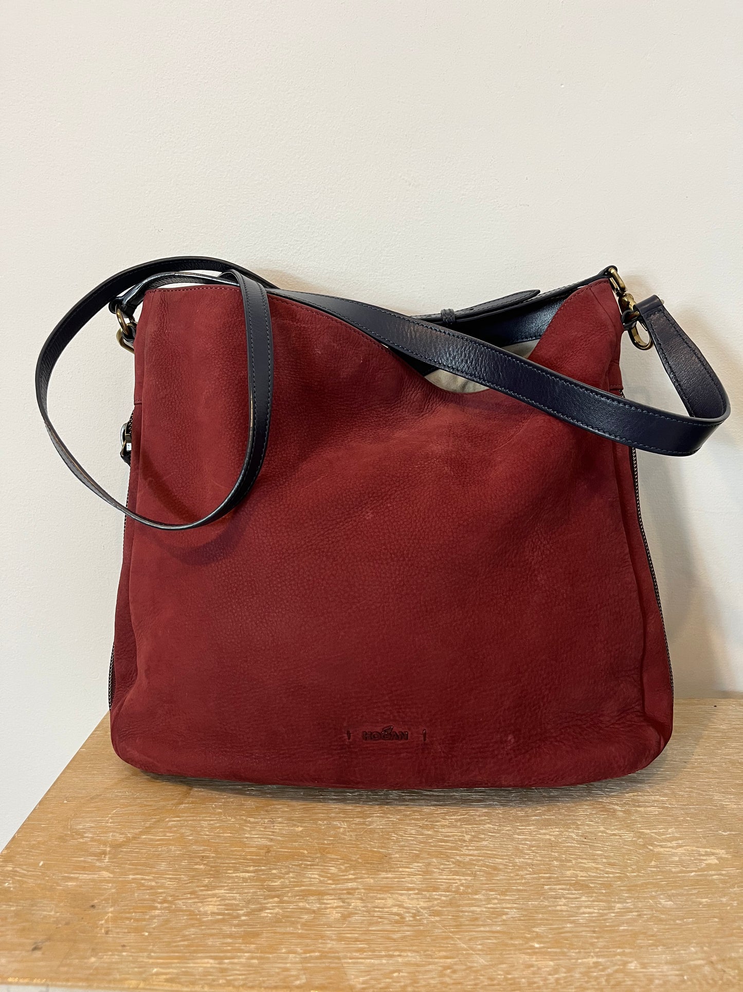 HOGAN. Burgundy leather double-handle bag