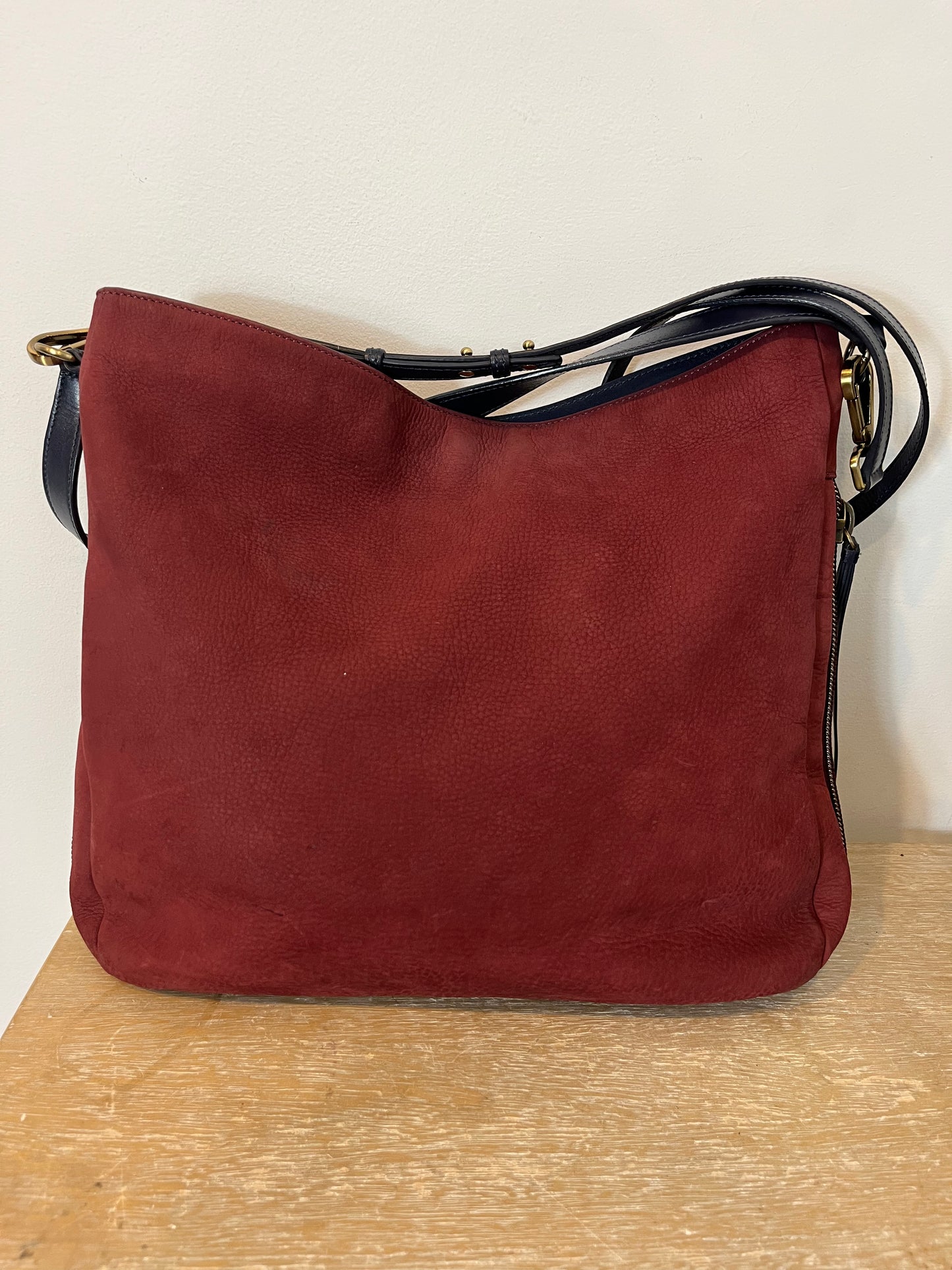 HOGAN. Burgundy leather double-handle bag