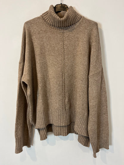 NOISY MAY. Beige turtleneck sweater. T.M.