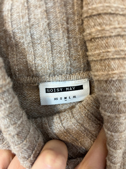 NOISY MAY. Beige turtleneck sweater. T.M.