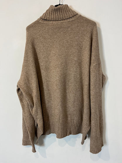 NOISY MAY. Beige turtleneck sweater. T.M.