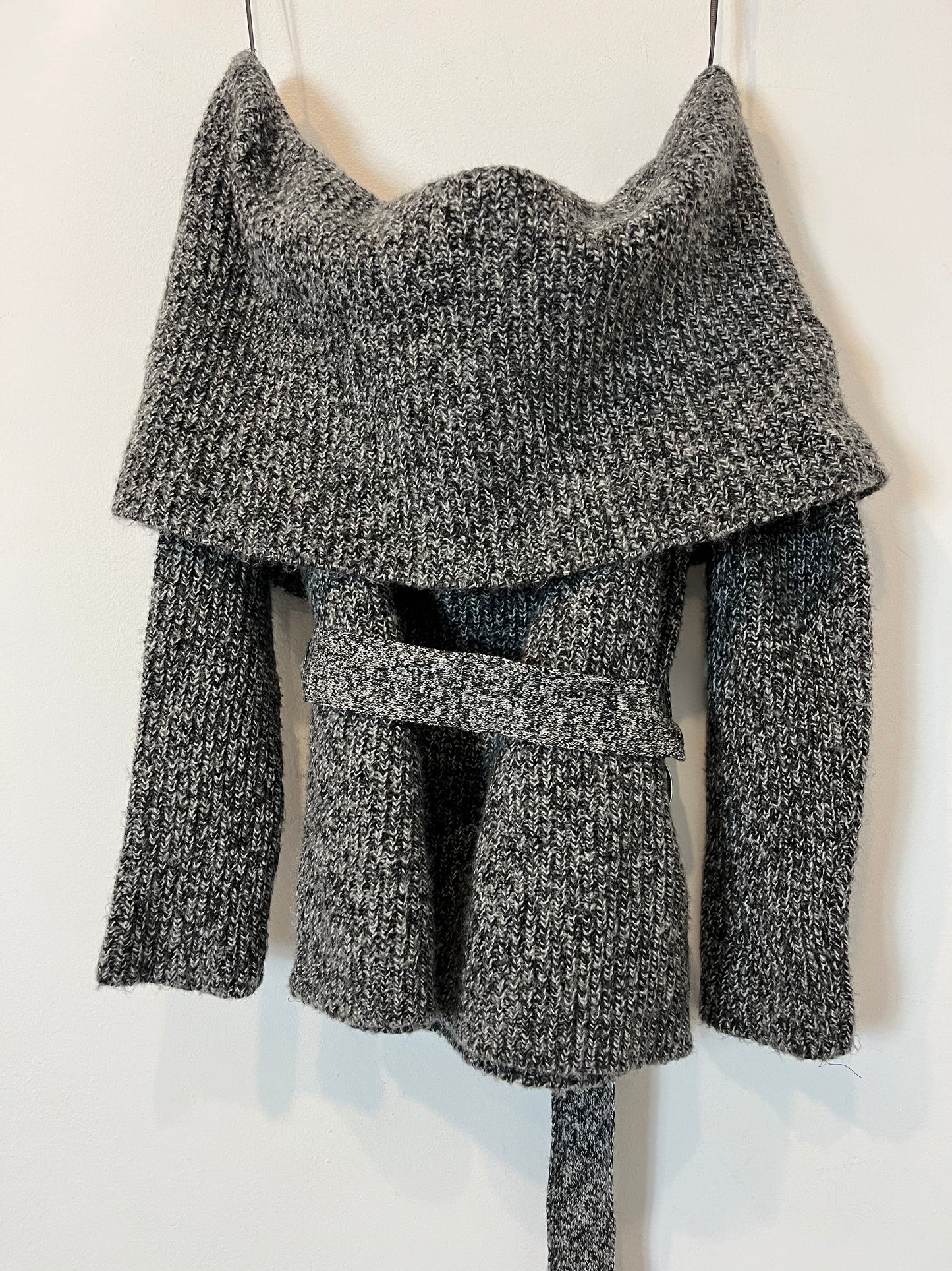 ZARA. Jersey gris espiga T.m